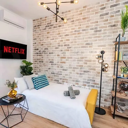 Penthouse With Private Jacuzzi & Rooftop - Center By Rems Apartamento