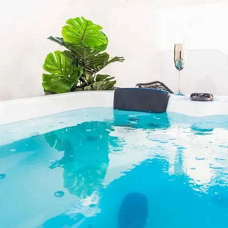 Penthouse With Private Jacuzzi & Rooftop - Center By Rems * Málaga