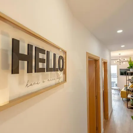 Penthouse With Private Jacuzzi & Rooftop - Center By Rems
