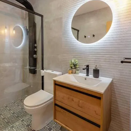 Penthouse With Private Jacuzzi & Rooftop - Center By Rems * Málaga