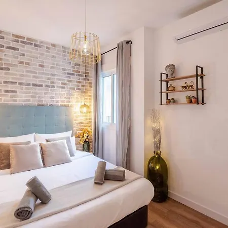 Apartamento Penthouse With Private Jacuzzi & Rooftop - Center By Rems